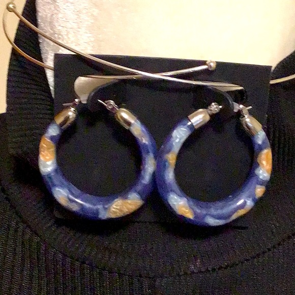 Jewelry - NWT: Fashion Blue/Tan Epoxy Hoops